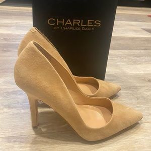 Nude beige Heels size 7.5